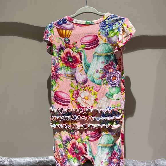 Posh Peanut short sleeved one piece outfit - Picture 2 of 2